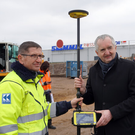 Staatsminister Thomas Schmidt besucht Baustelle anlässlich 20 Jahre GeoSN-Satellitenpositionierungsdienst SAPOS