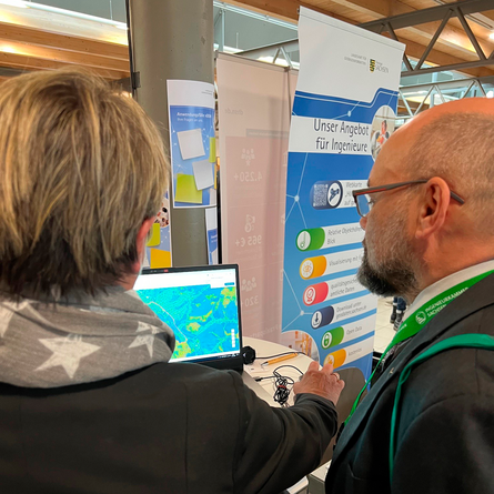 Beratung am Stand Ingenieurkammertag 2024
