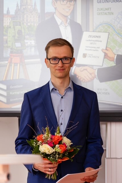 Johannes Trautmann mit Blumenstrauss