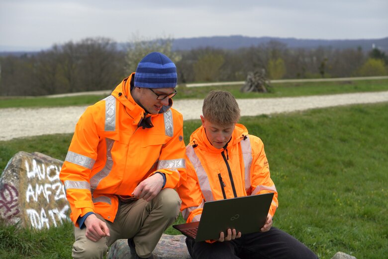 Gebietstopographen bei der Arbeit
