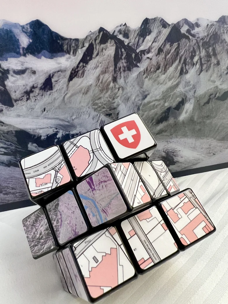 Zauberwürfel mit Kartenmotiven von swisstopo