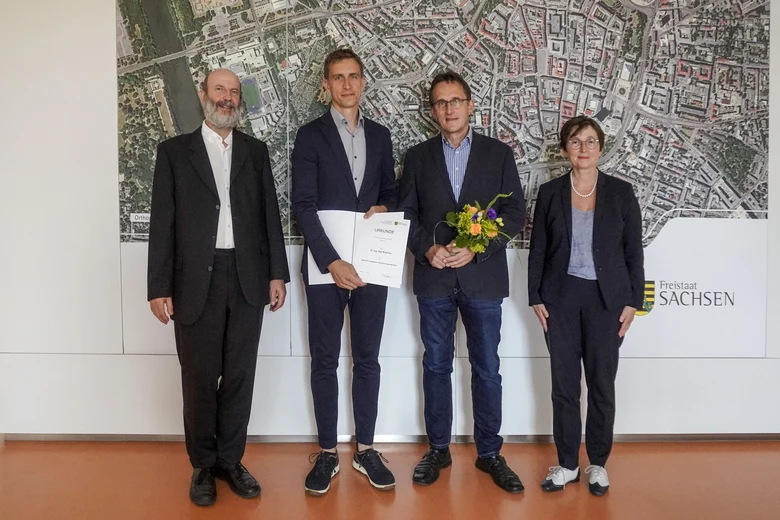 Abteilungsleiter Jens N&auml;ser,  &Ouml;bVI Dr. Ralf Rosenau, ehemaliger &Ouml;bVI Andreas Rosenau und Gesch&auml;ftsf&uuml;hrerin Annette Rothenberger-Temme